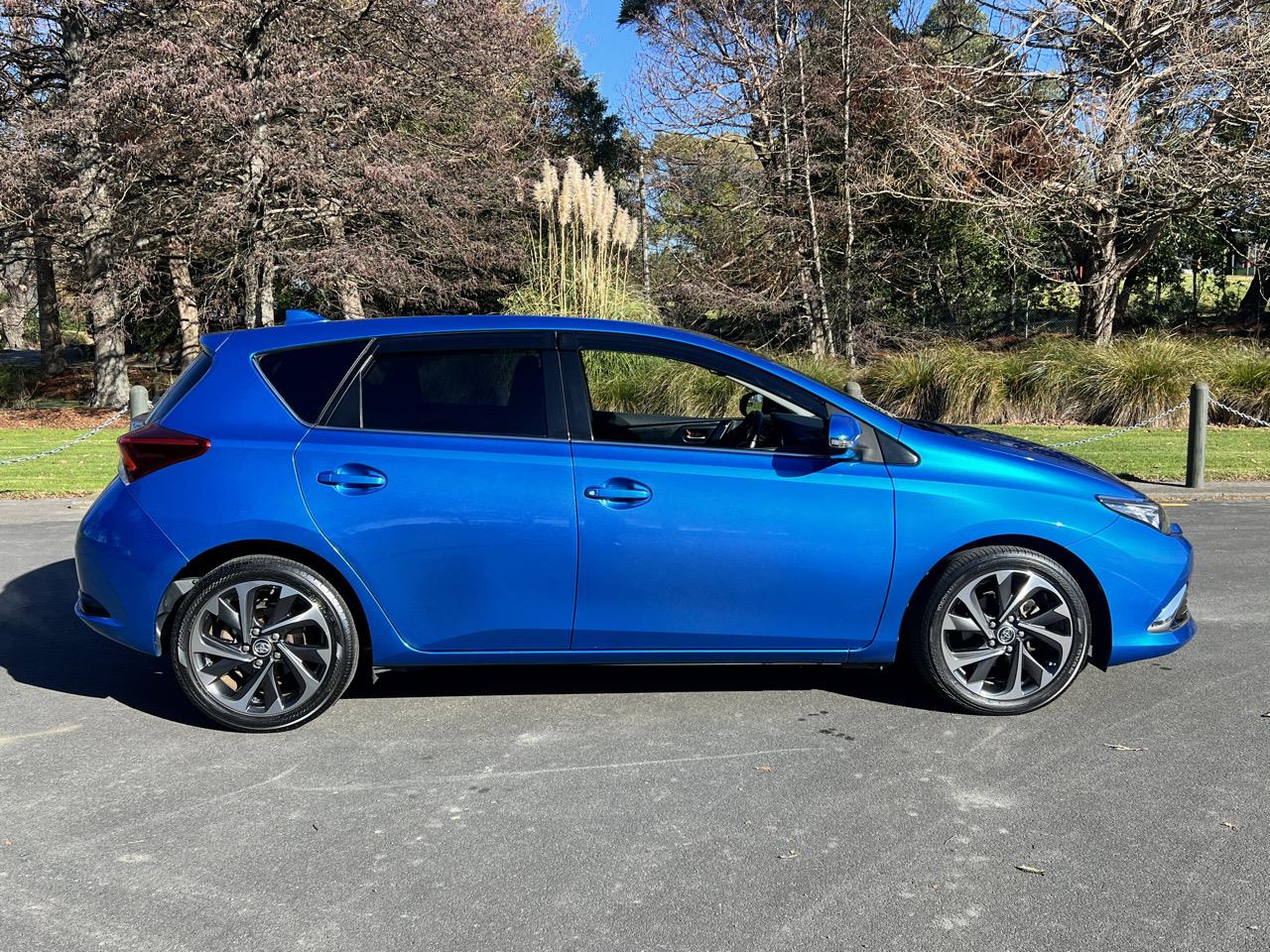 2015 Toyota AURIS