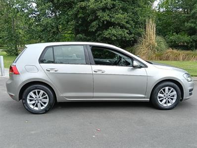 2013 Volkswagen Golf - Thumbnail