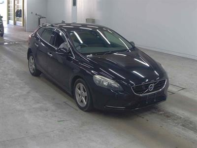 2013 Volvo V40 - Thumbnail