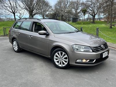 2011 Volkswagen Passat - Thumbnail