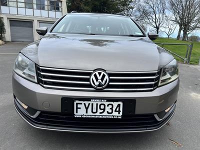 2011 Volkswagen Passat - Thumbnail