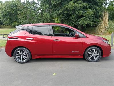 2019 Nissan LEAF - Thumbnail