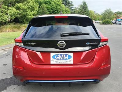 2019 Nissan LEAF - Thumbnail