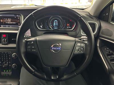 2014 Volvo V40 - Thumbnail