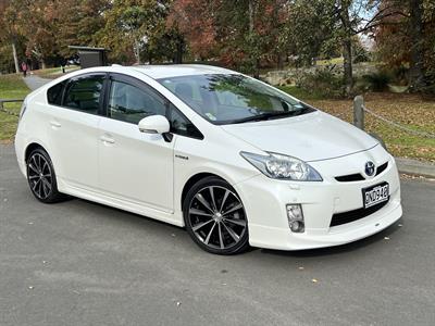 2011 Toyota Prius - Thumbnail