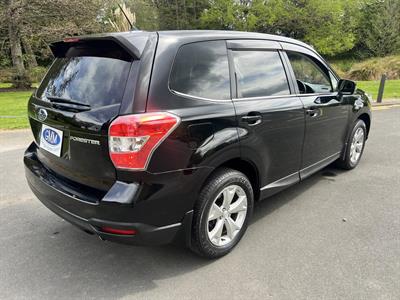 2014 Subaru FORESTER - Thumbnail