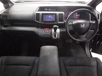 2011 Honda STEP WAGON - Thumbnail