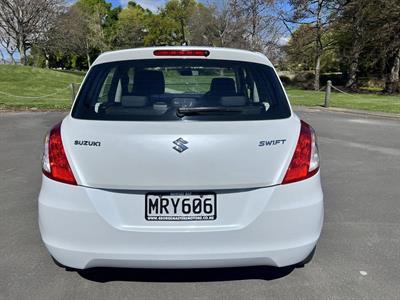 2015 Suzuki SWIFT - Thumbnail