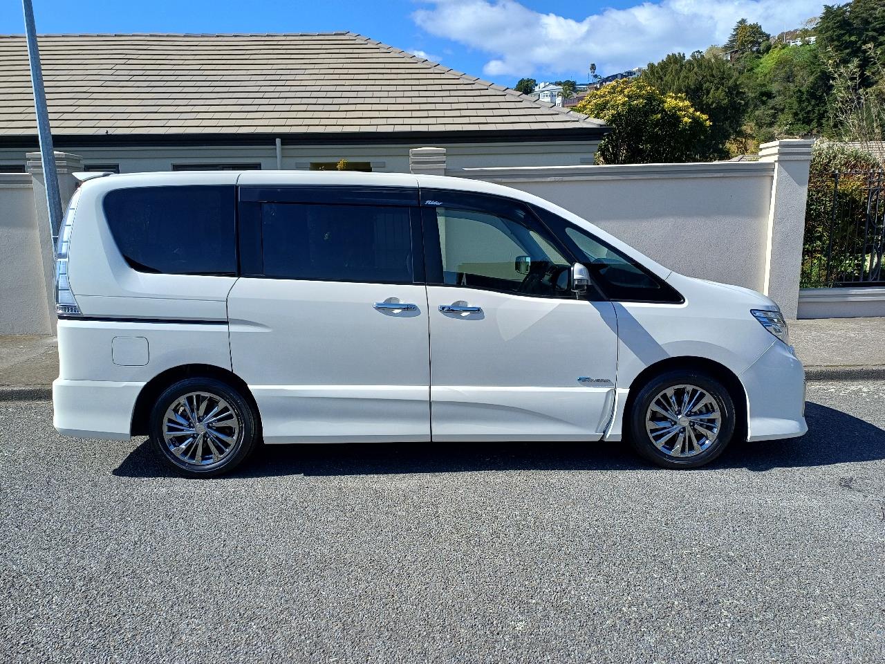 2014 Nissan SERENA