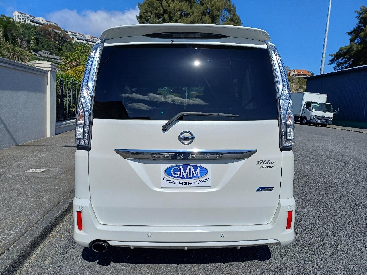 2014 Nissan SERENA