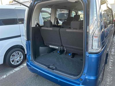 2015 Nissan SERENA - Thumbnail